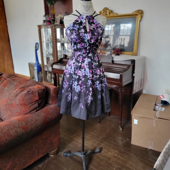 Morgan & Co formal prom dress - Picture 2 of 4